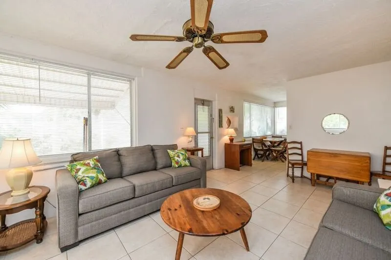 The Seashell 109 36Th St - Image 1