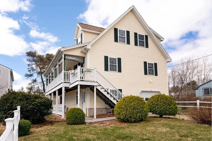 York Vacation Home Sleeps 14! - Image 1