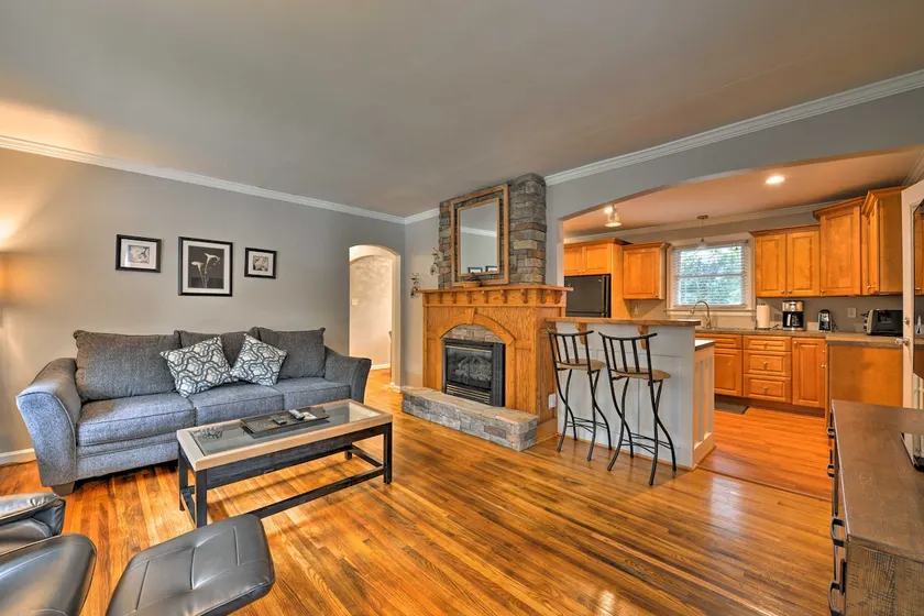 6 Mi to Downtown Charlotte! Charming Home w/ Patio - Image 1