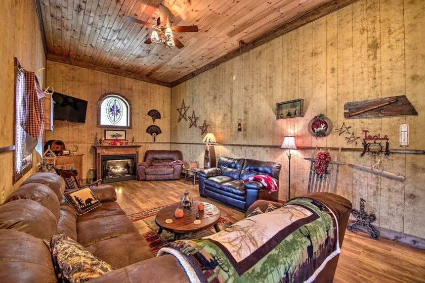 'The Bovard Lodge' Rustic Cabin Near Ohio River! - Image 1