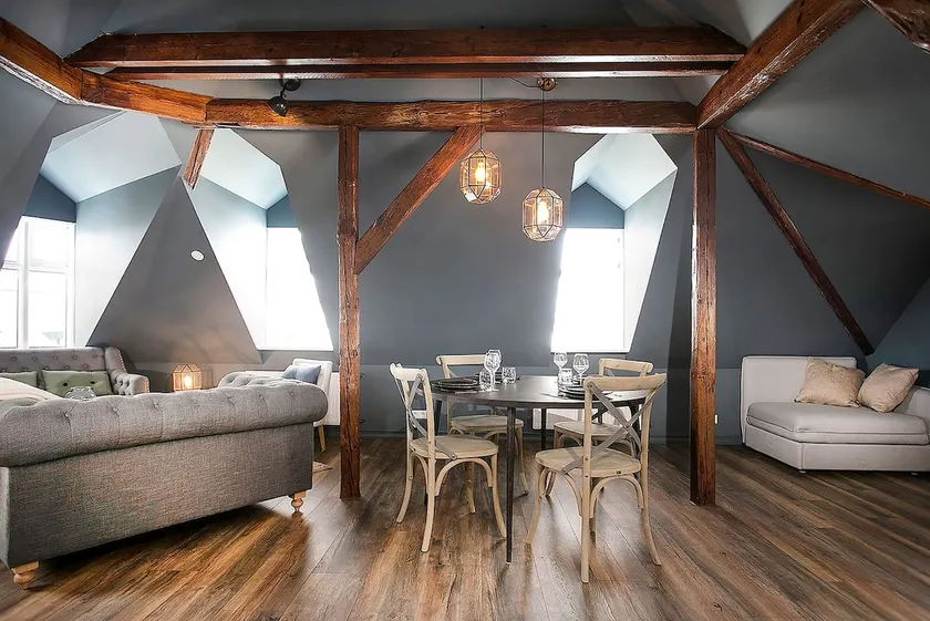 Newly renovated city centre penthouse - Image 1