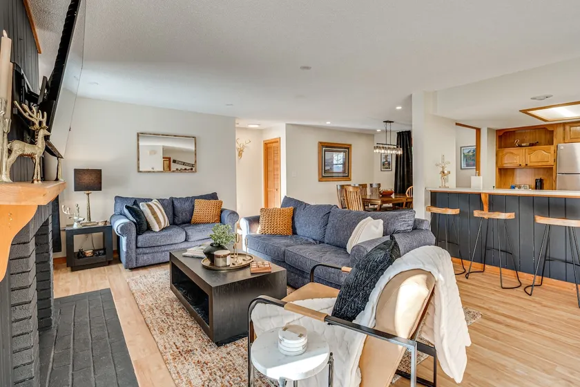 Riverfront Lincoln Condo w/ Patio + Pool Access! - Image 1