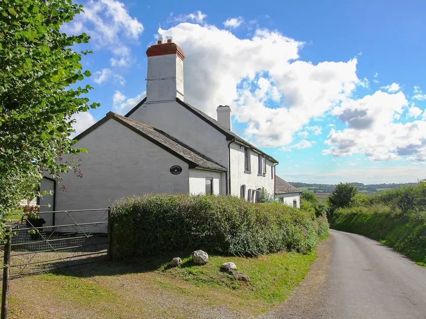 Oddwell Cottage - Image 1