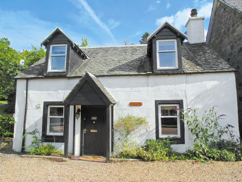Craigdarroch Cottage - Image 1