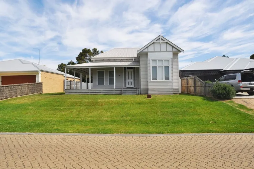 PAPERBARK HOMESTEAD - PET FRIENDLY - Image 1