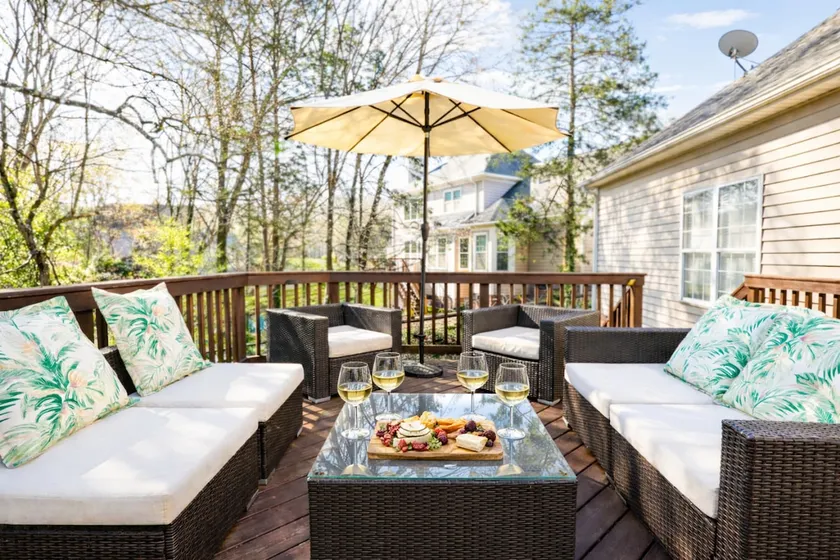 Fire Pit • BBQ • Outdoor Lounge • Near Hotspots - Image 1