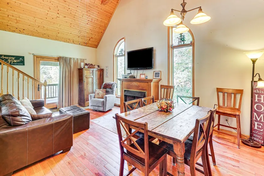 NY! Cabin w / Hot Tub + Mtn visning nær Snowshoe Resort - Image 1