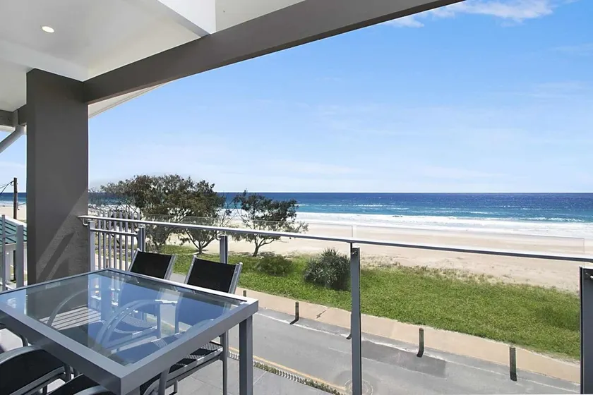 Brixton Rise 3 - Beachfront Tugun - Image 1