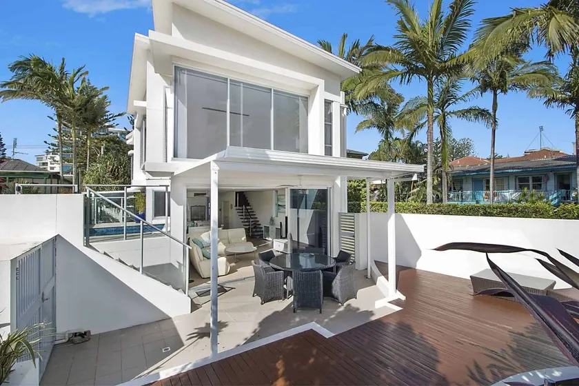 Rainbow Bay Villa - Spacious and Luxurious - Image 1
