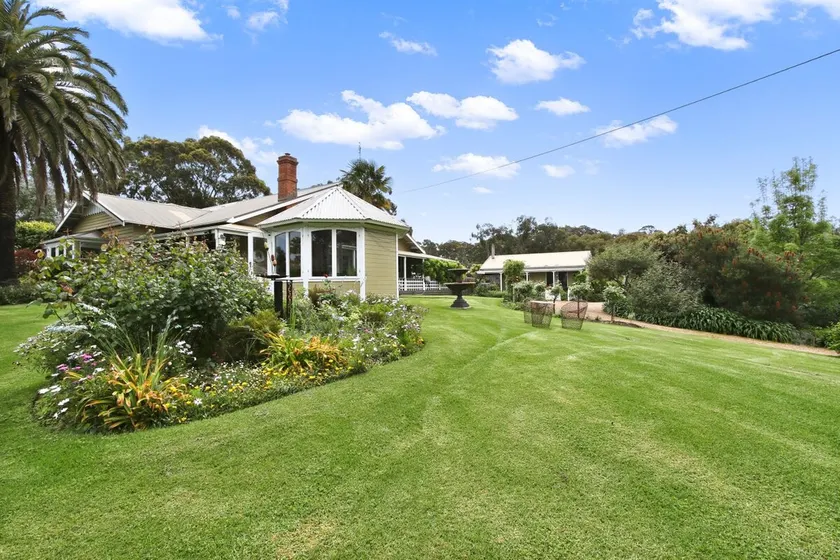 Clovelly Cottage - Cosy Metung Escape - Image 1