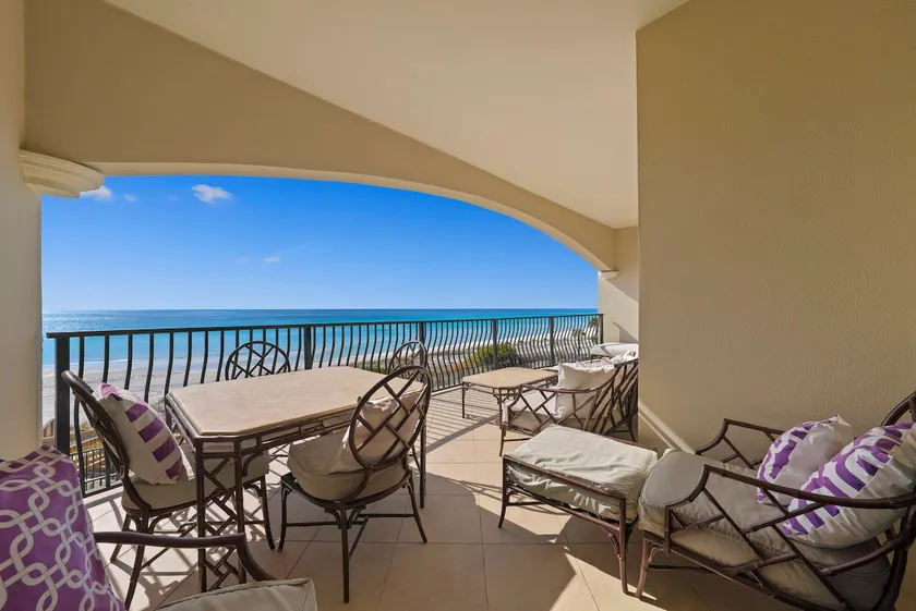 Beachfront 4 Bed 3 Bath Sovepladser 10 Villa Coyaba 205 Beach Service Inkluderet! Beachfront Infinity Pool! - Image 1