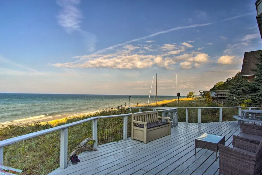 Lakefront Montague Cottage w/ Deck & Beach! - Image 1