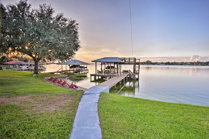 Lakefront Florida Retreat - Pool Table & Boat Dock - Image 1