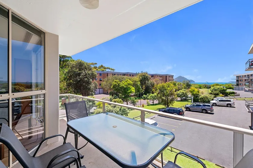 Seaspray Unit 3 4 Intrepid Close - Image 1