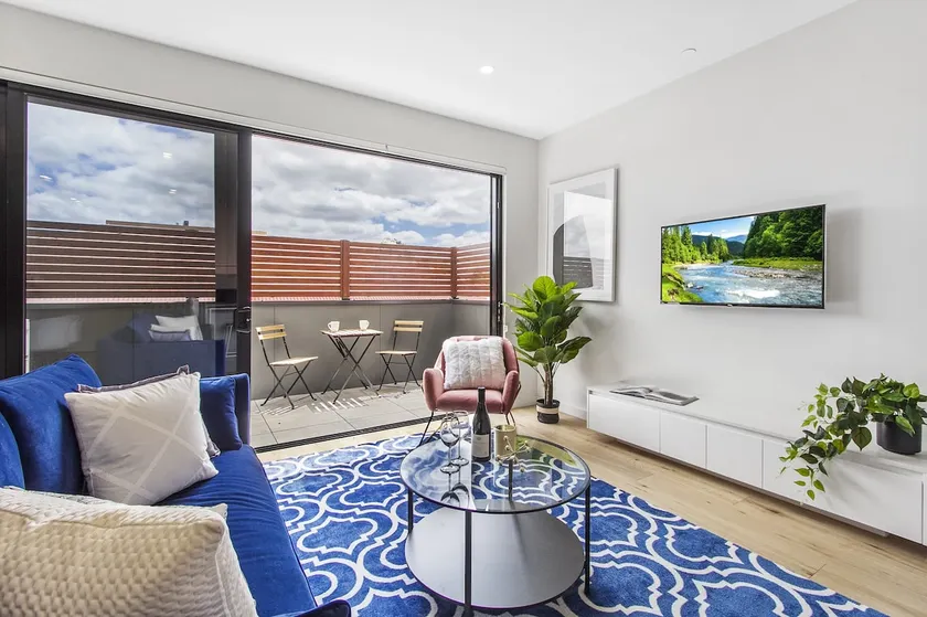 Boutique apartment in quiet, sought-after suburb - Image 1