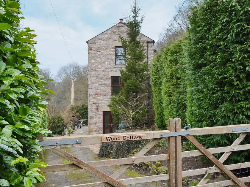 Wood Cottage - Image 1