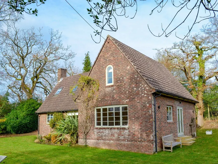 Brookside Cottage - Image 1