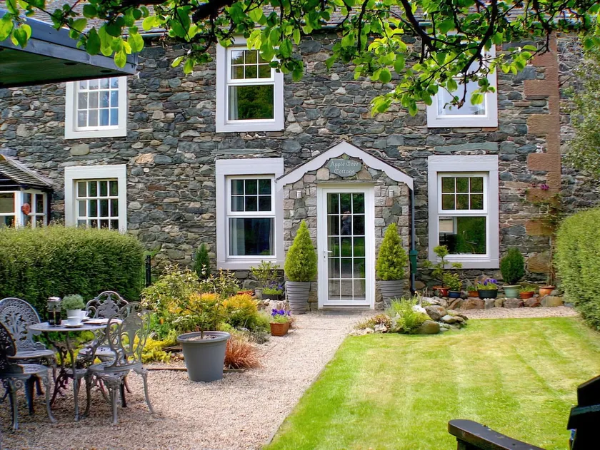 Apple Tree Cottage - Image 1