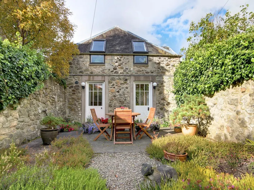Garden Cottage - Image 1