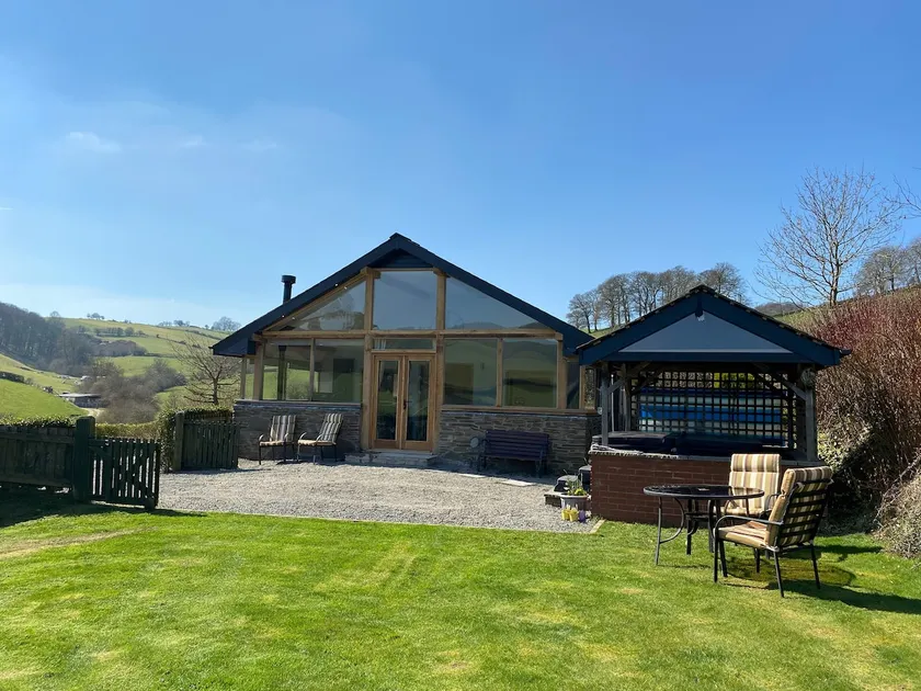 Red Kite Cottage - Image 1