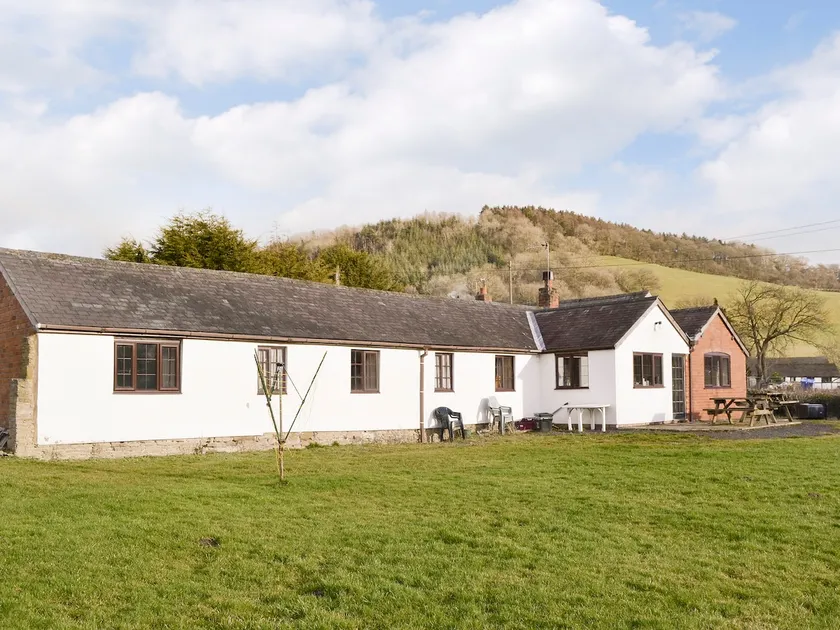 Grove Sprightly Barn - Image 1