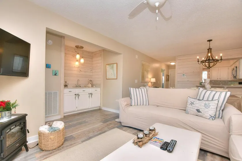 Oak Island Beach Villa 1210 - Image 1