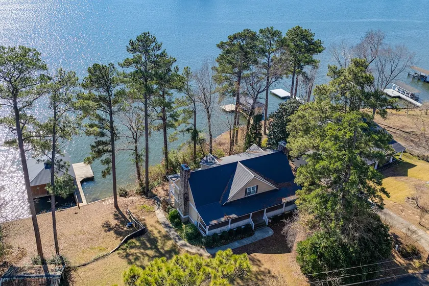 Lake Sinclair Retreat w/ Big Water Views & Dock! - Image 1