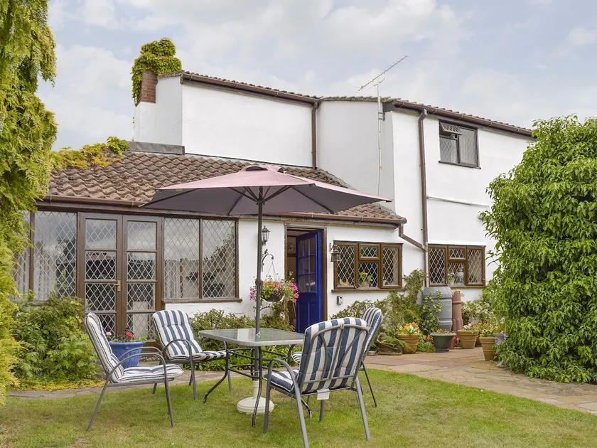 Tillet Cottage - Image 1