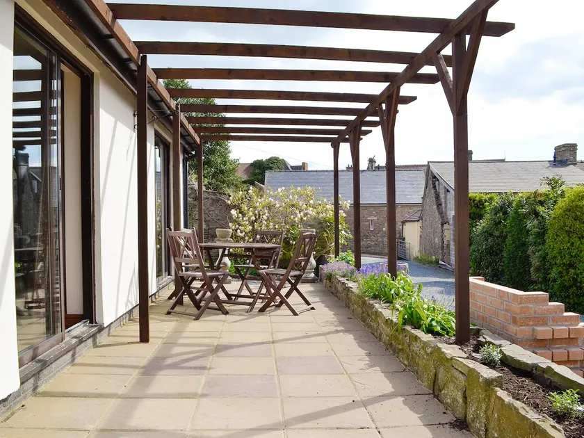 Three Views Bungalow - Image 1