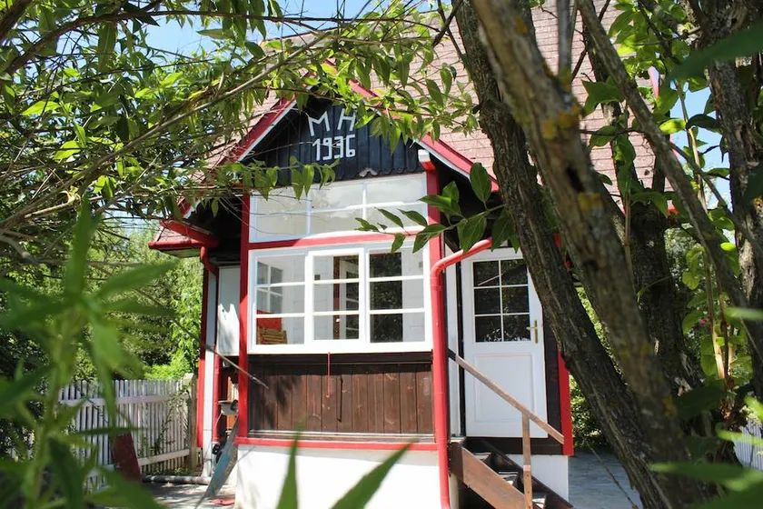 Danube beach house with Dürnstein panorama - Image 1