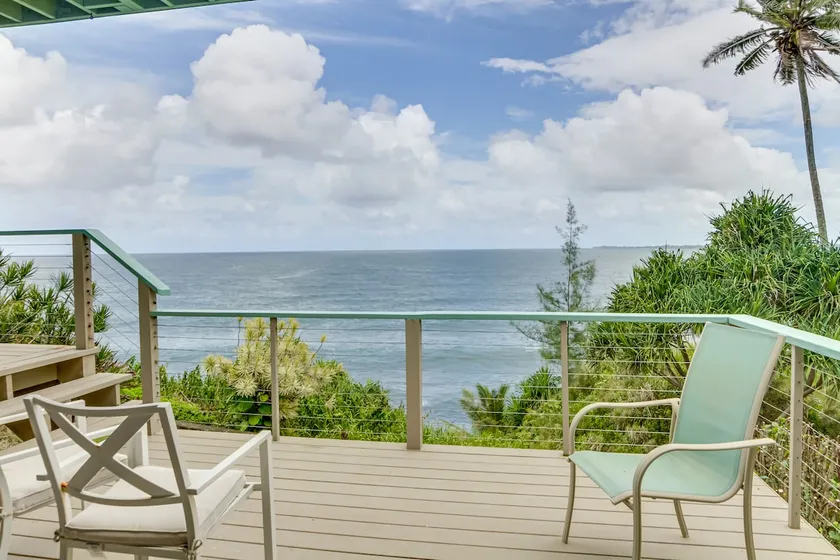 Hilo Home w/ Private Deck + Stunning Ocean Views! - Image 1