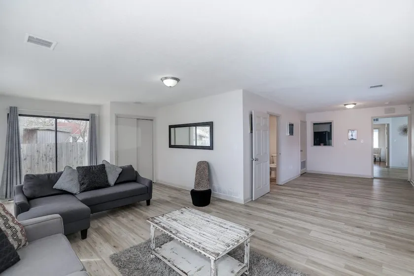 Rummelig West Side Home væk fra hjemmet! - Image 1