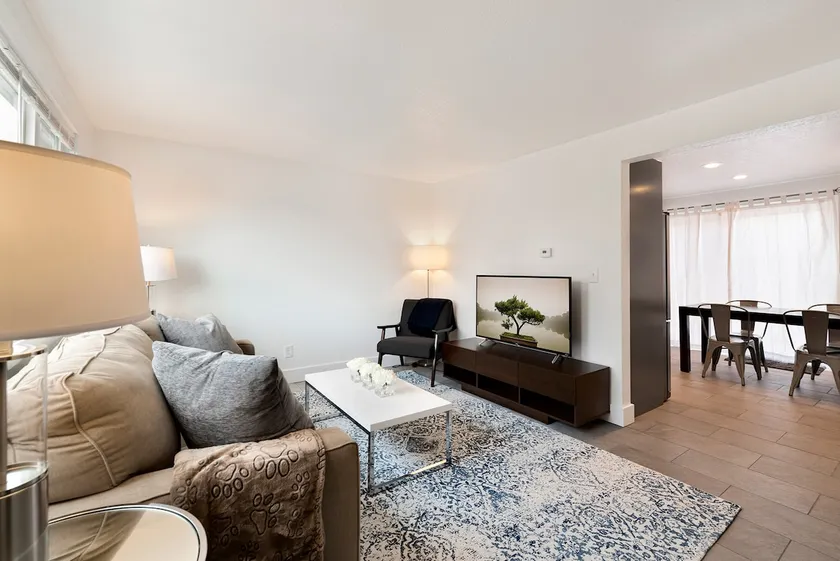 Comfortable Abode Near Historic Downtown - Image 1