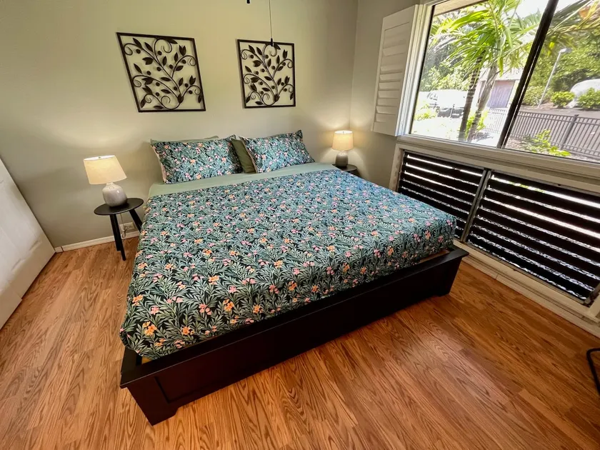#49 1 Bedroom/1 Bathroom Condo with Balcony - Image 1