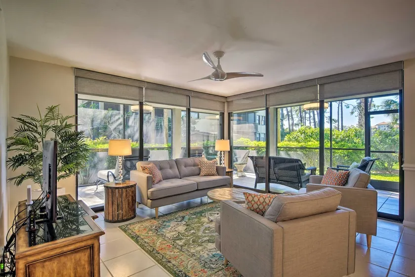 ¡NUEVO! Bonita Springs Condo actualizado - 4 millas a la playa! - Image 1