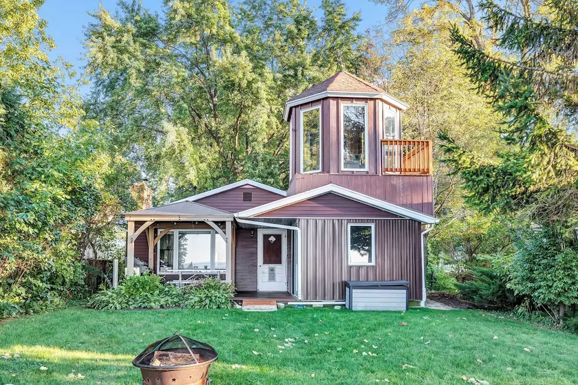 Waterfront Cottage with Tower and Hot Tub! - Image 1