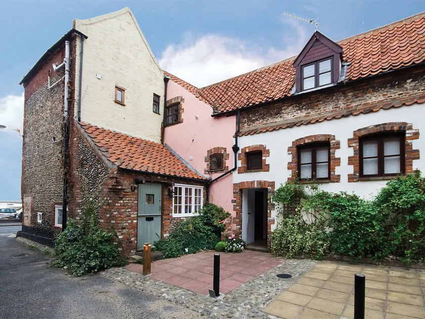 Fisherman's Cottage - Image 1