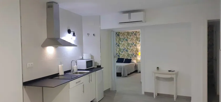 Cozy apartment in the heart of Madrid (Sol) - Image 1