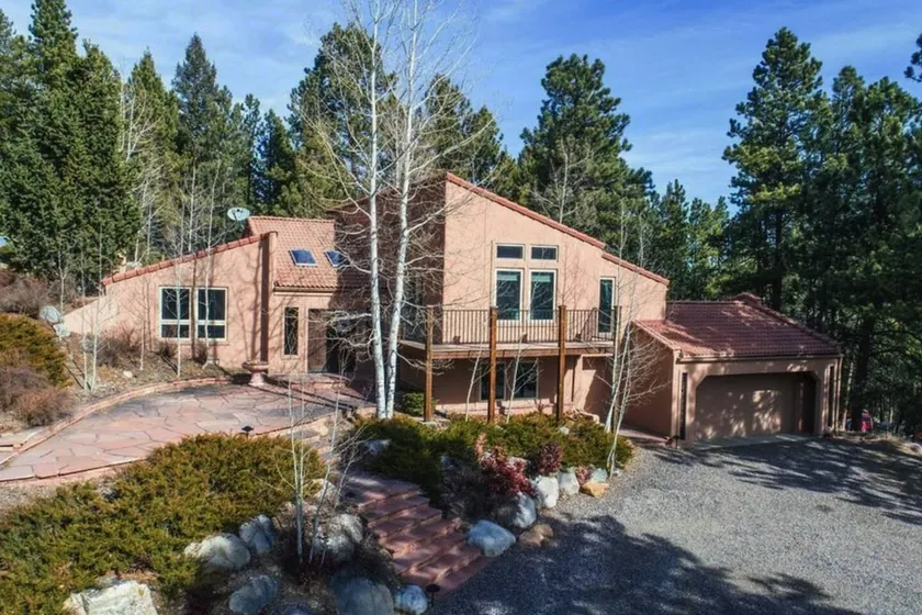 Foothills Retreat with Hot Tub - Image 1