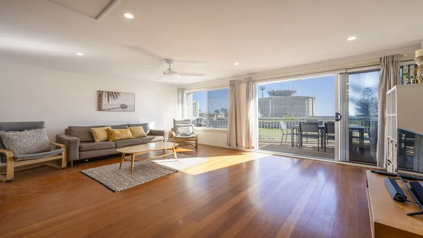 Lighthouse Unit 2 - Lifestyle Yamba - Image 1