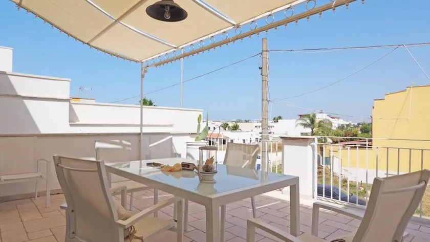 Villa Del Mare 1, near the beach, sleeps 5 - Image 1