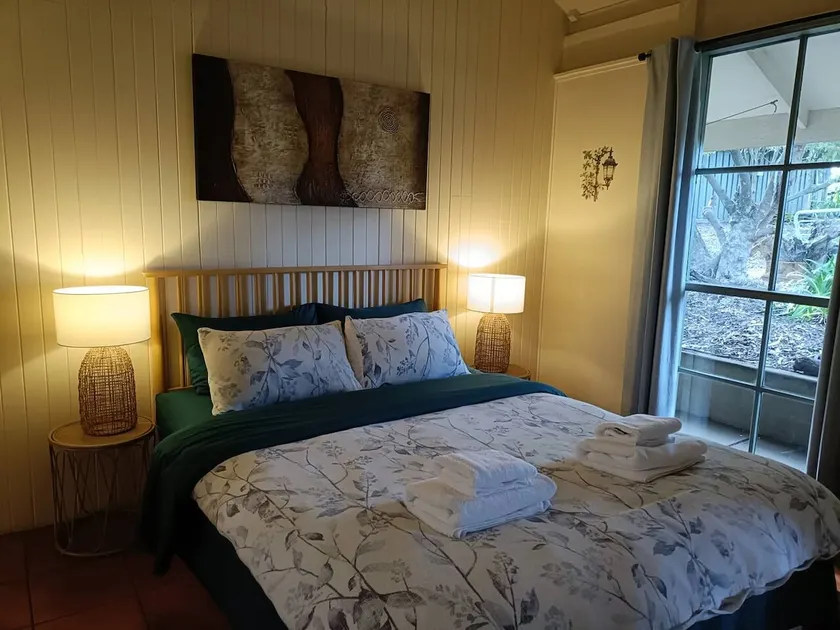 TimberLoo Chalet 4 (1 Queen Bed) SPA & Fireplace - Image 1