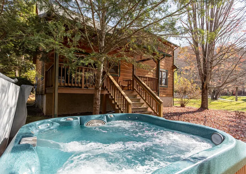 Baird's Creek Cabin ~ Mysig stuga, nära golf, Creekside - Image 1