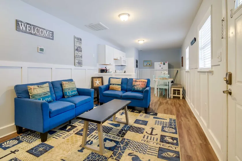 Baileys Beach Cottages - Image 1