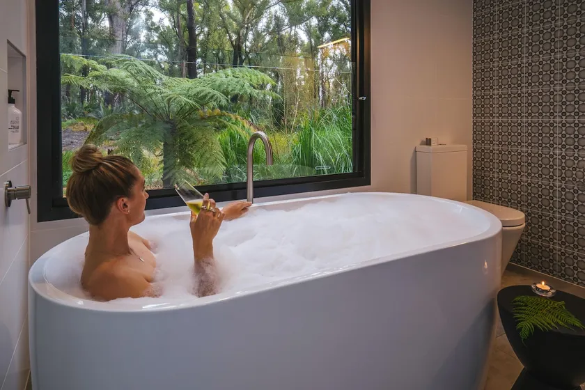 Secluded Couples Sanctuary | Spa Bath, SelfCatered - Image 1