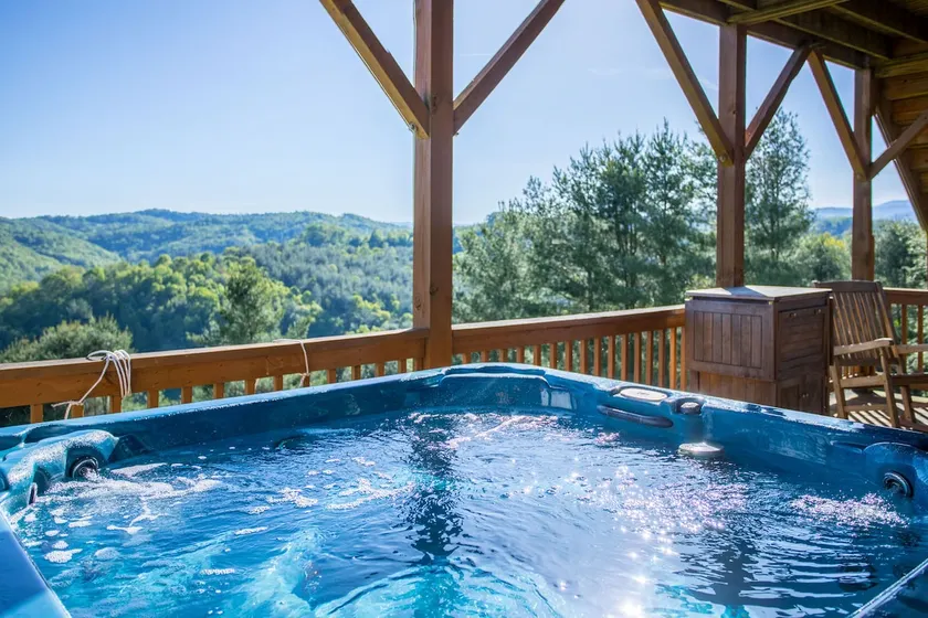 Buena Vista- 4bd / 3ba, Kamin, Whirlpool, zu Fuß zum New River - Image 1