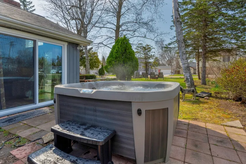 Relax in the New Hot Tub at Lake Haven! - Image 1
