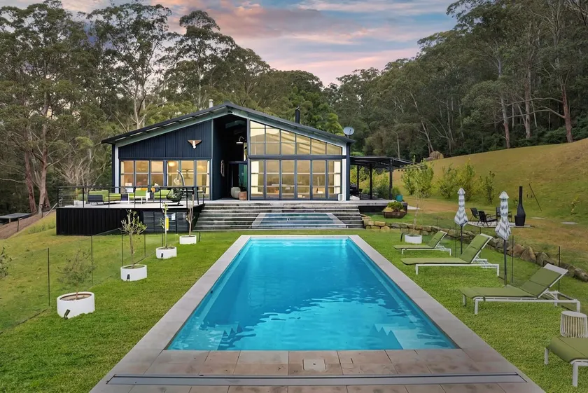 Black Star, Kangaroo Valley - Image 1