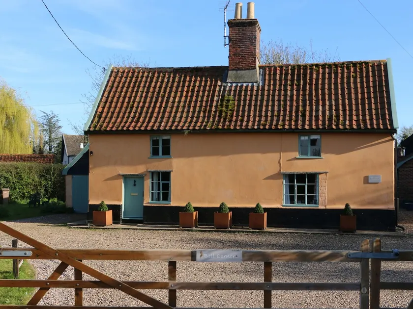 Bell Corner Cottage - Image 1