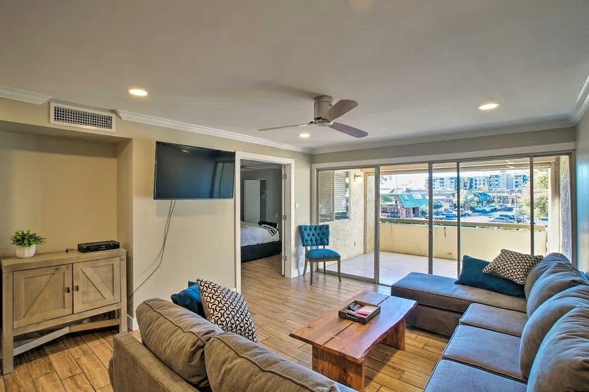 1 Mi to Old Town: Family Condo w/ Pool & Balcony - Image 1